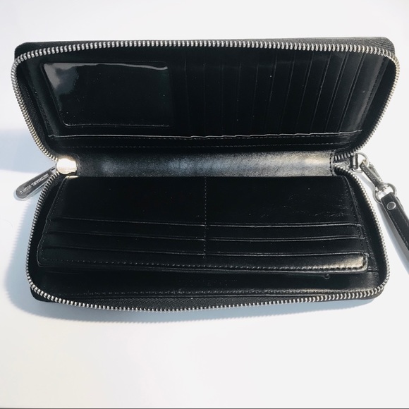 *SOLD* Authentic Michael Kors Travel Wallet - Picture 5 of 9